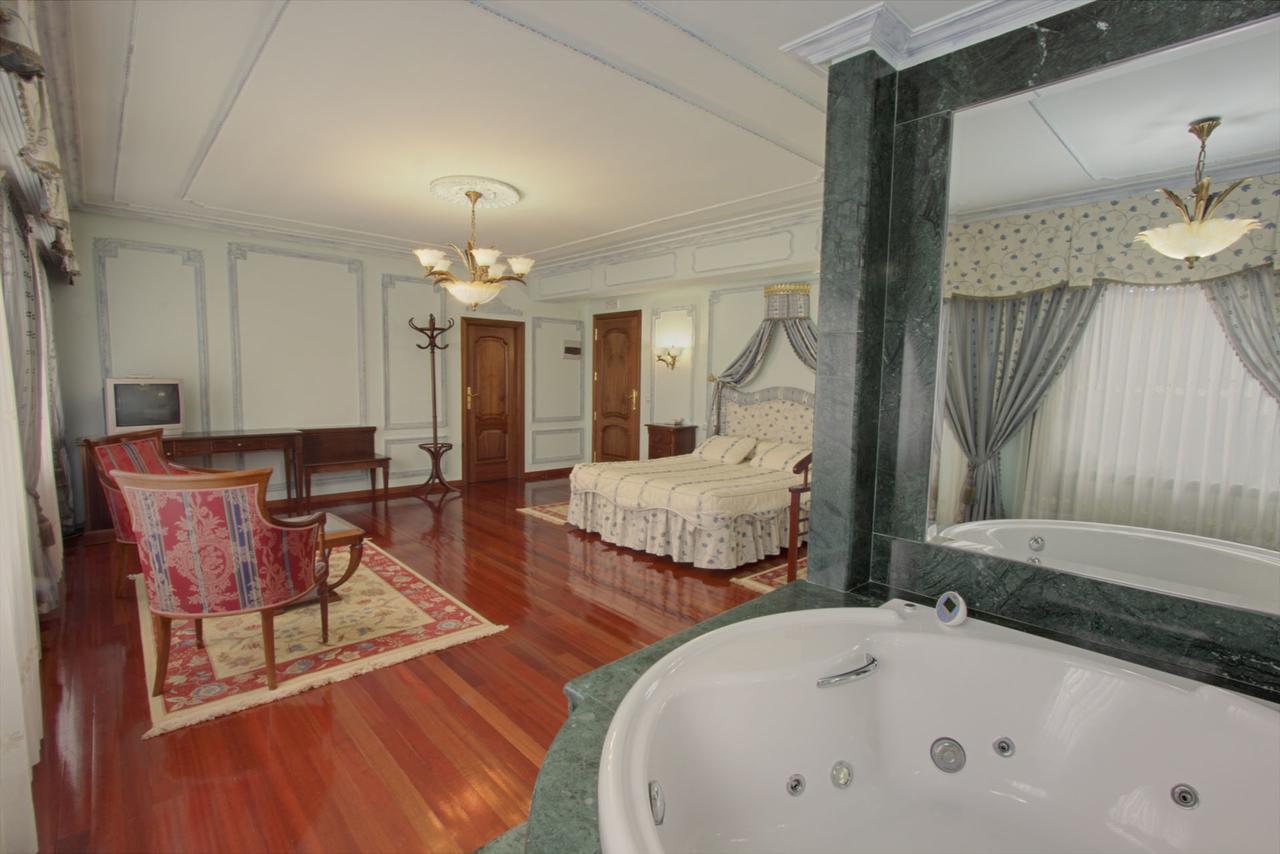Pazo De Monterrei Hotel Ourense Eksteriør billede
